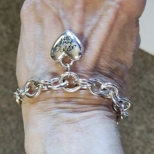 VINTAGE AEO SIGNATURE SILVER-TONE HEART DANGLE 7" BRACELET